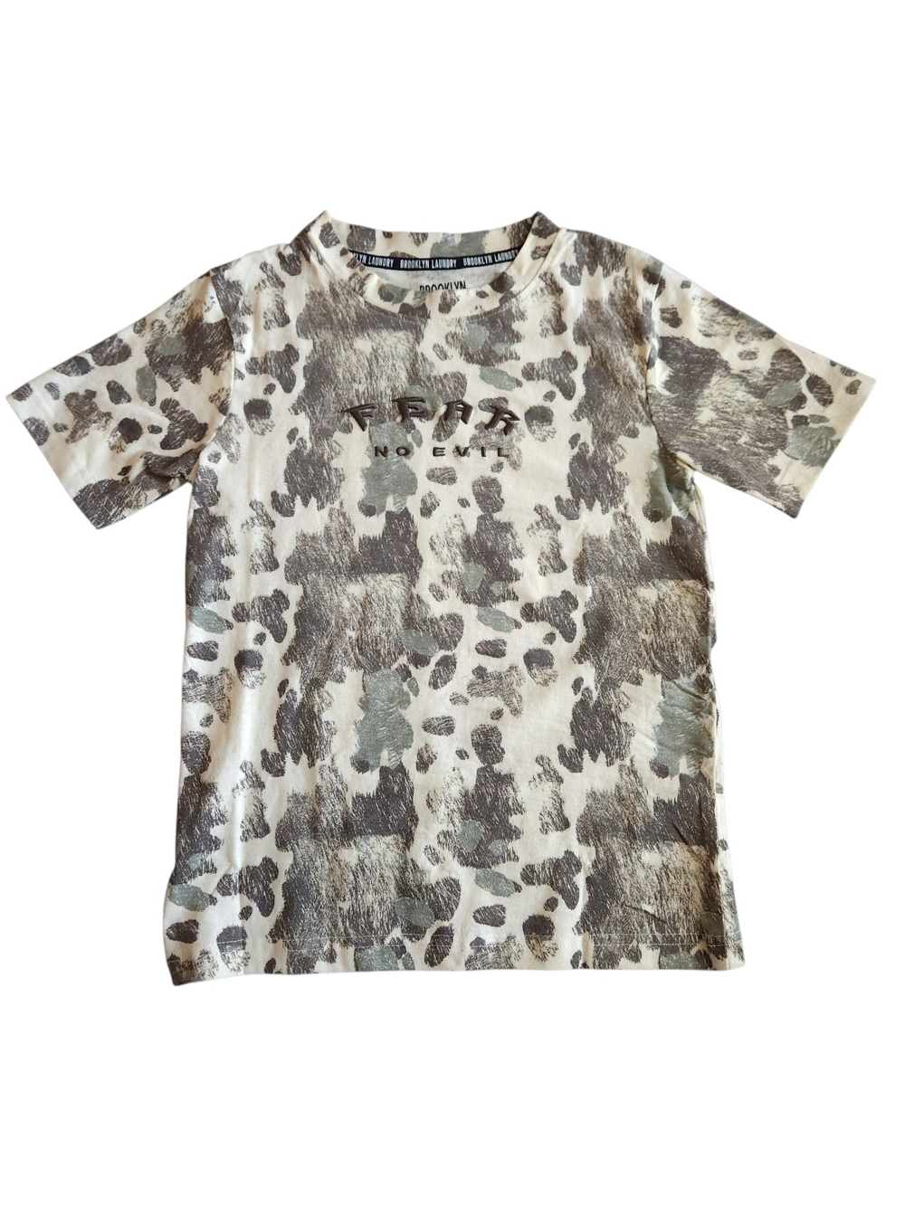 Kids 'Fear No Evil' Graphic Tee in Cream and Gray NWT